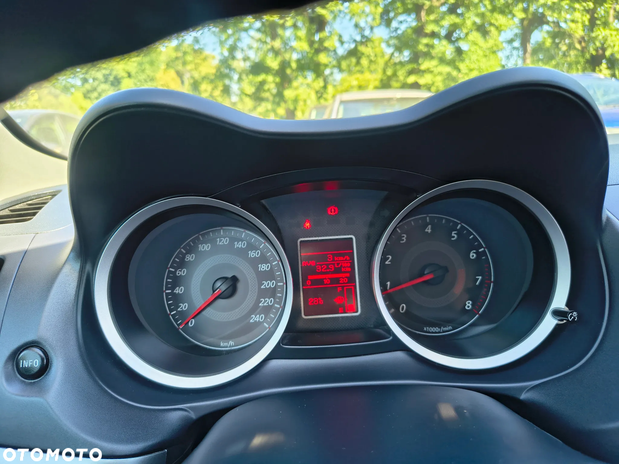 Mitsubishi Lancer 1.5 Invite - 29
