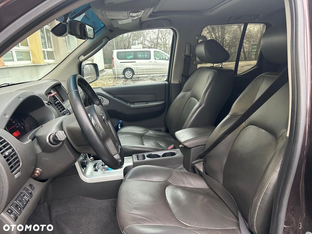 Nissan Navara 3.0 D V6 - 9