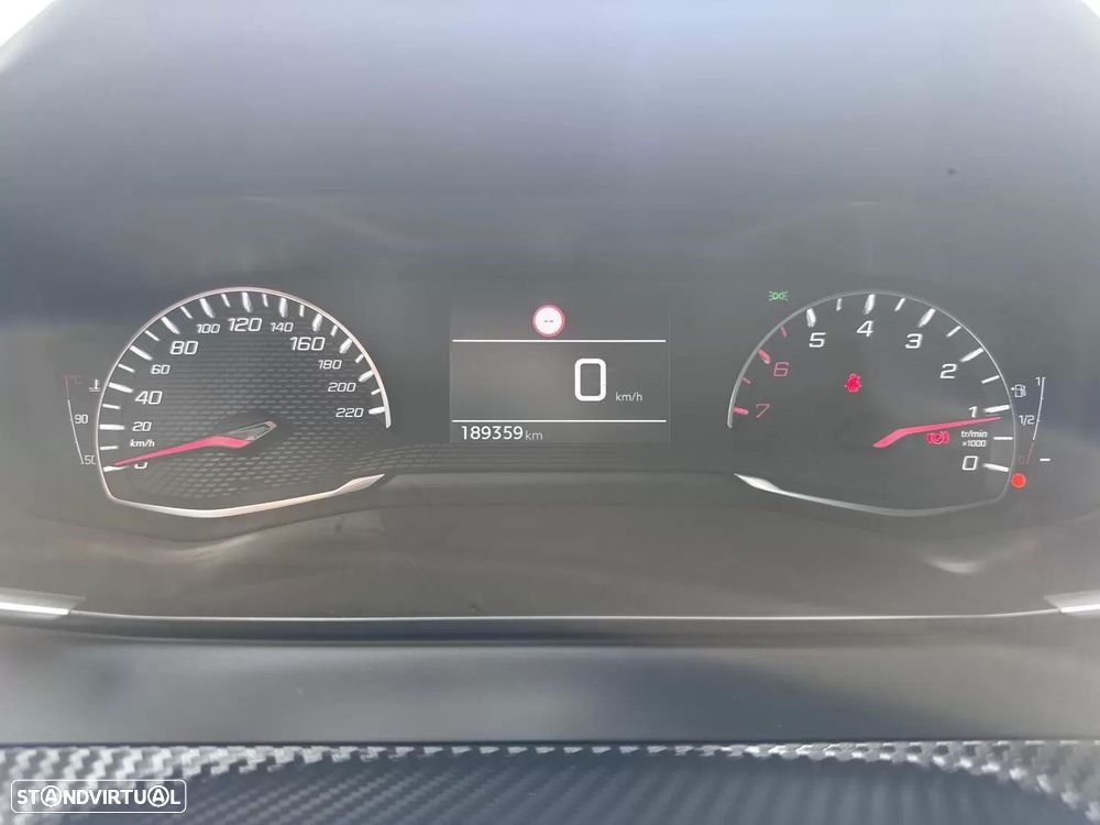 Peugeot 2008 1.2 PureTech Allure Pack - 22