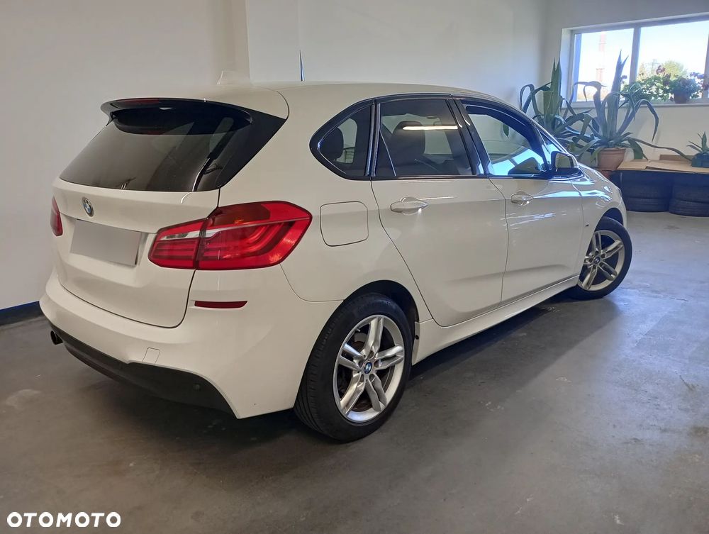 BMW Seria 2 218d - 4