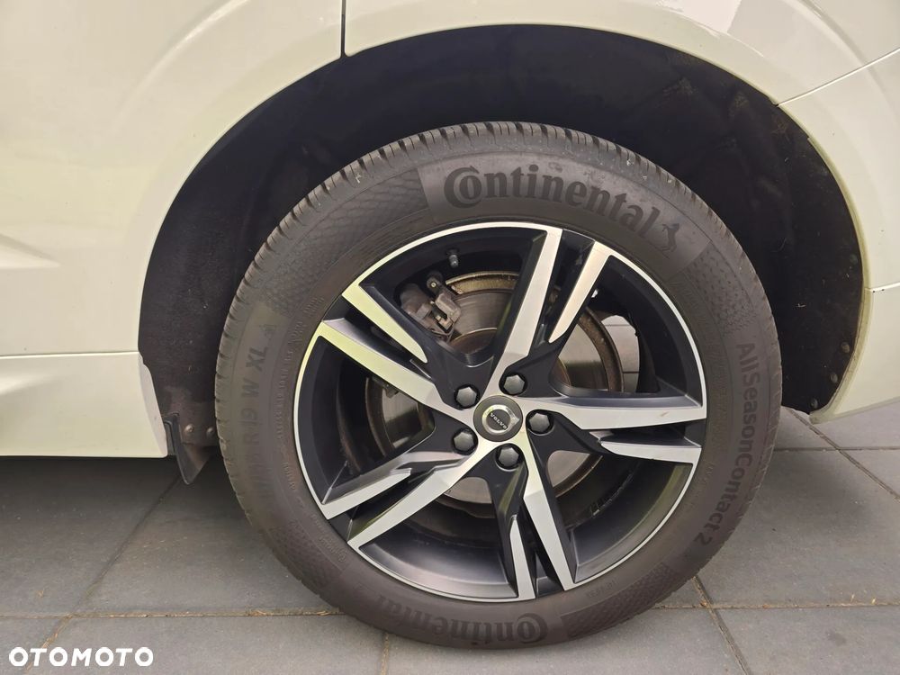 Volvo XC 60 B5 B R-Design - 16