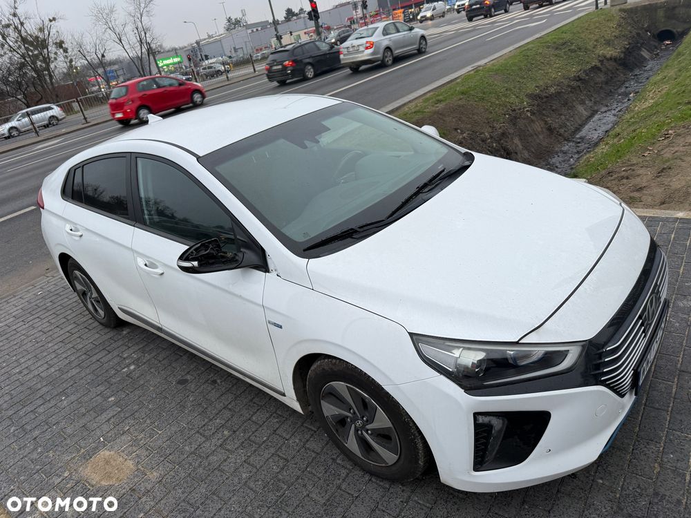 Hyundai IONIQ Hybrid Premium - 16