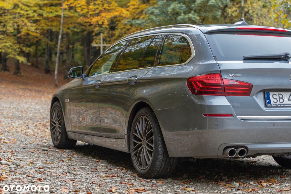 BMW Seria 5 530d xDrive Luxury Line - 7