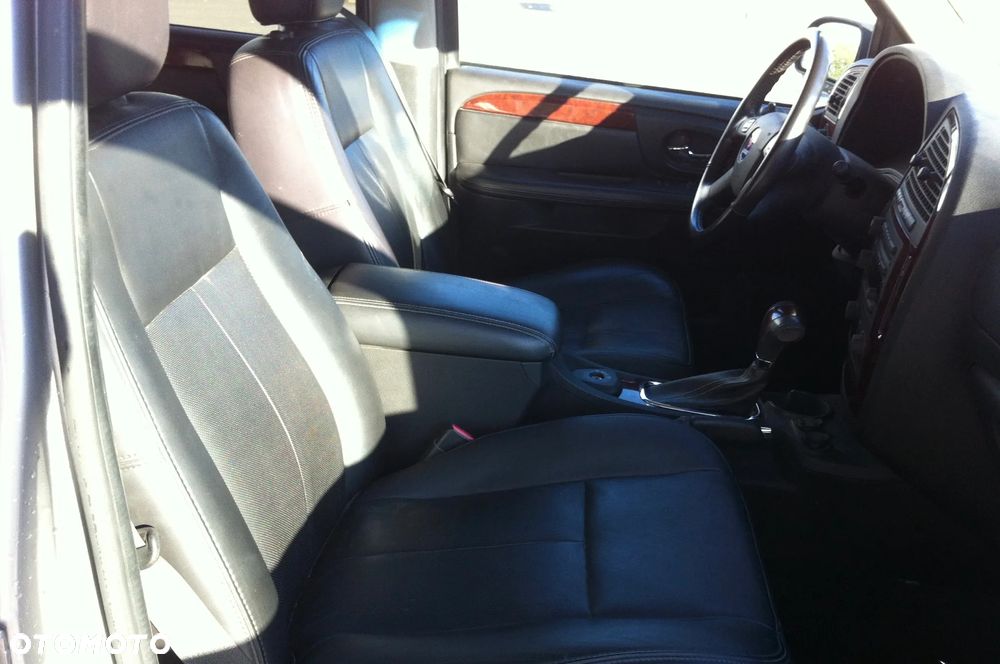 Saab 9-7X - 7