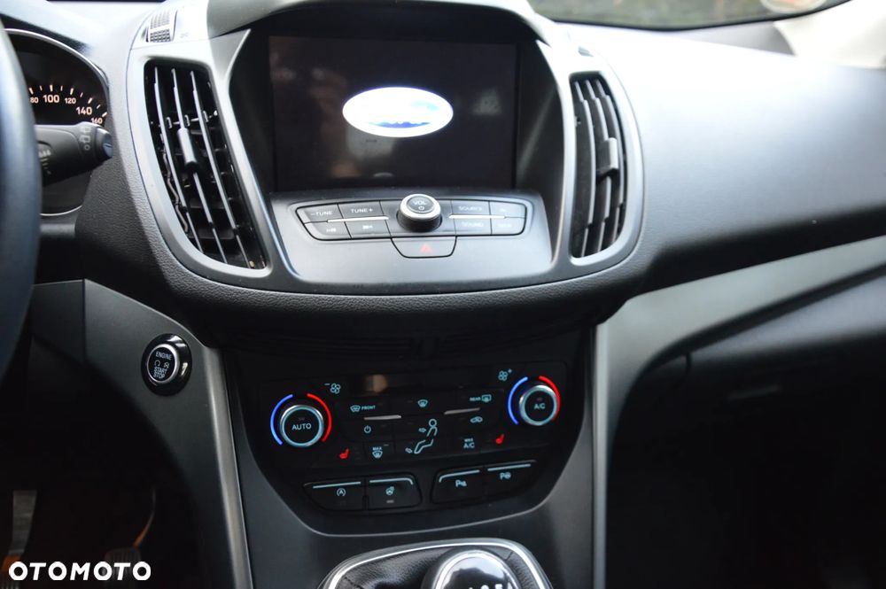 Ford Kuga 2.0 TDCi 2x4 Titanium - 25