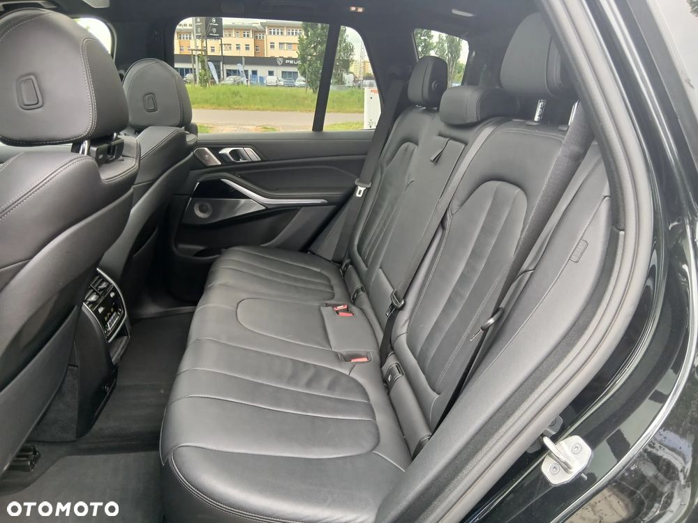 BMW X5 xDrive40d mHEV - 28