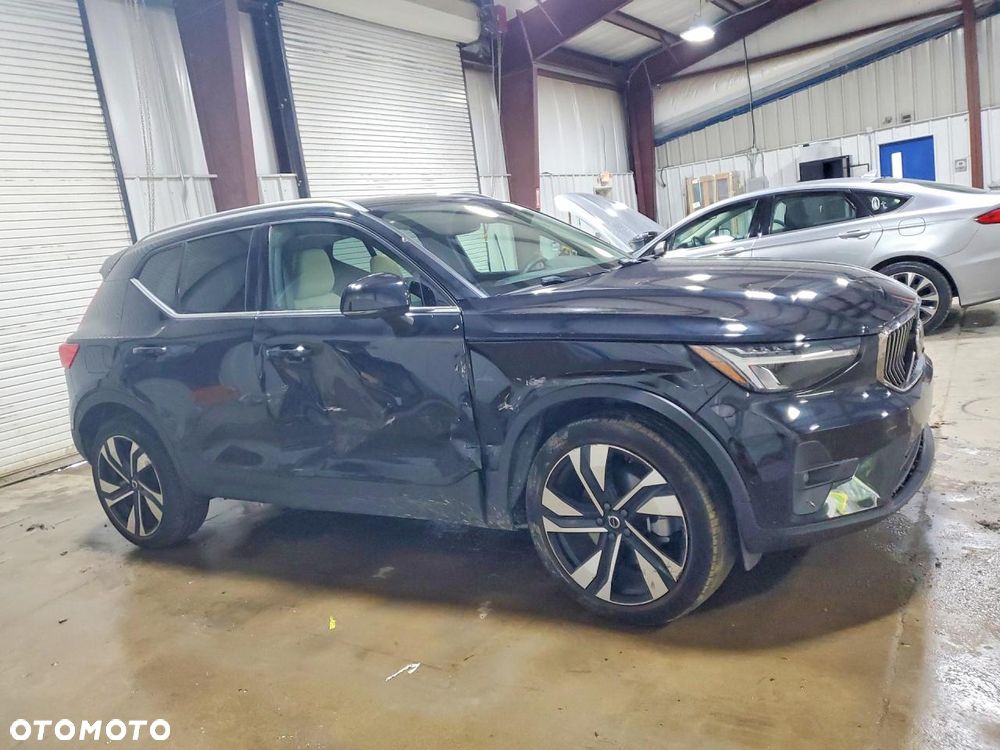 Volvo XC 40 B5 B AWD Geartronic Inscription - 4