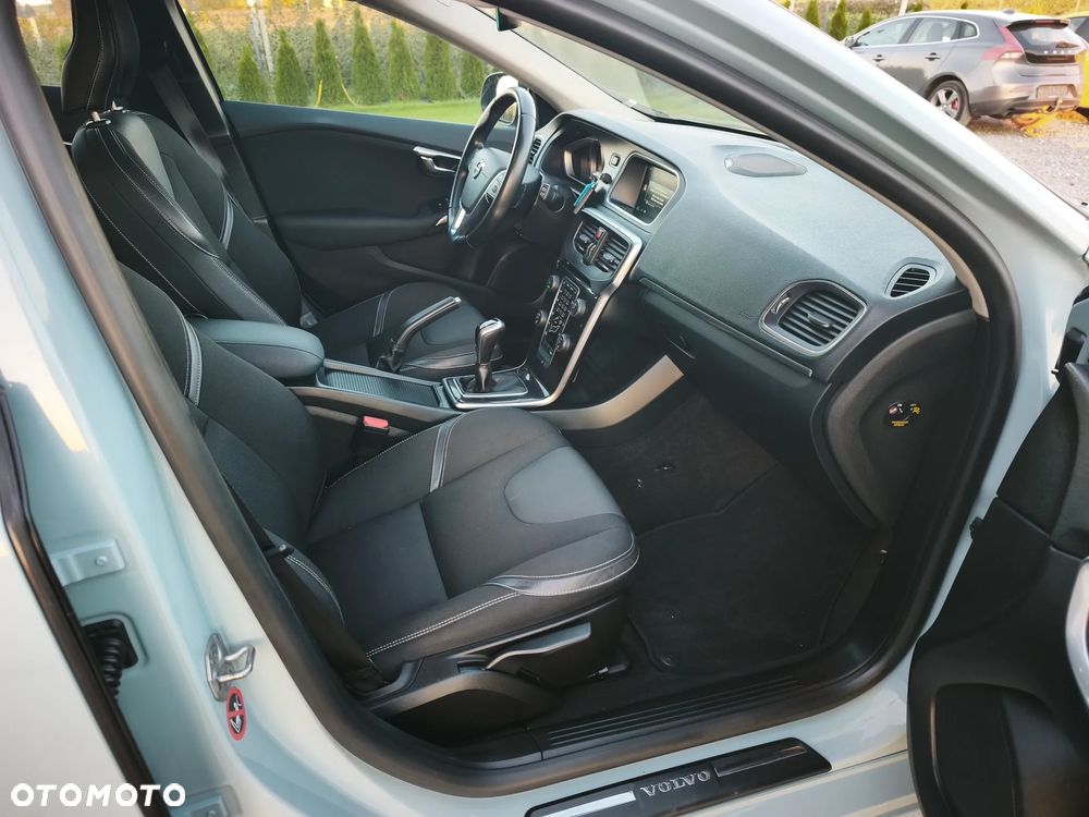 Volvo V40 D2 Drive-E Momentum - 20