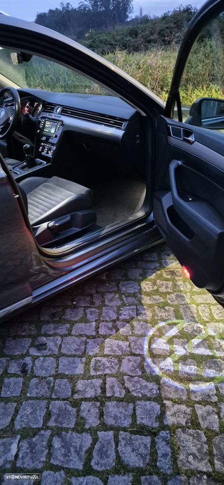 VW Passat Variant 2.0 TDi Highline - 47