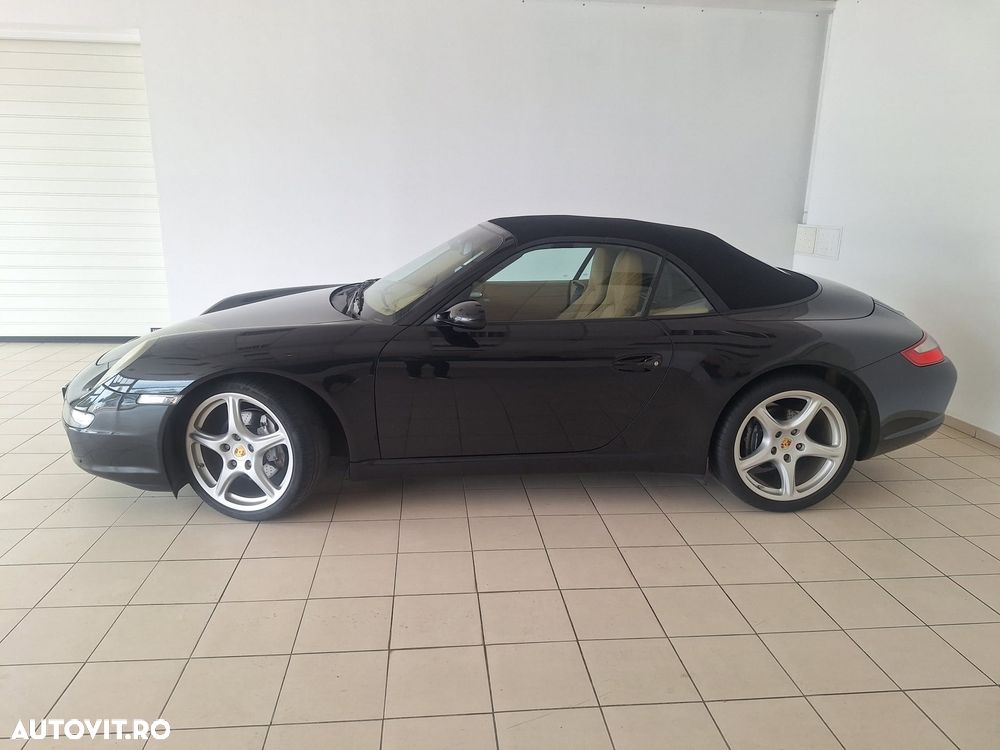 Porsche 911 Carrera 4 - 12