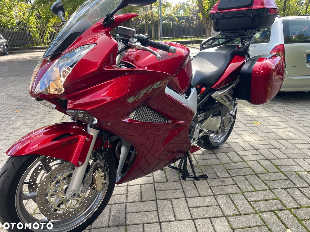 Honda VFR - 3