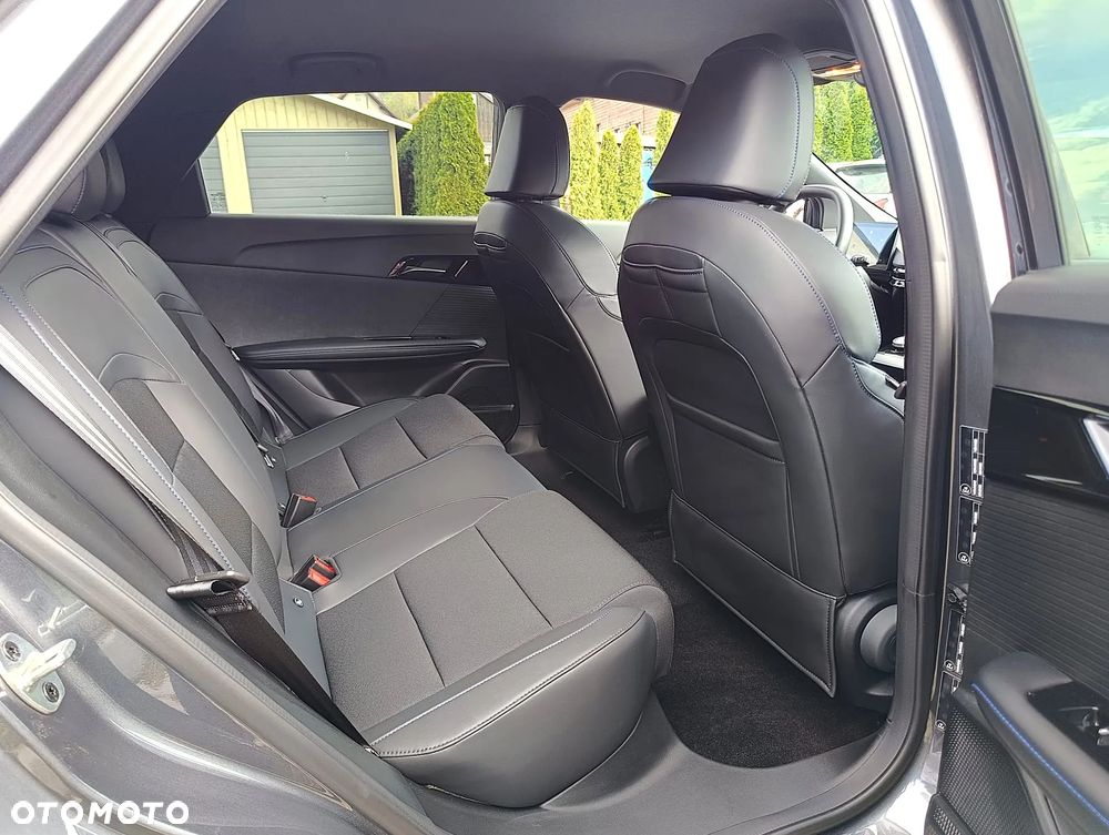 MG 4 Luxury 64 kWh - 28