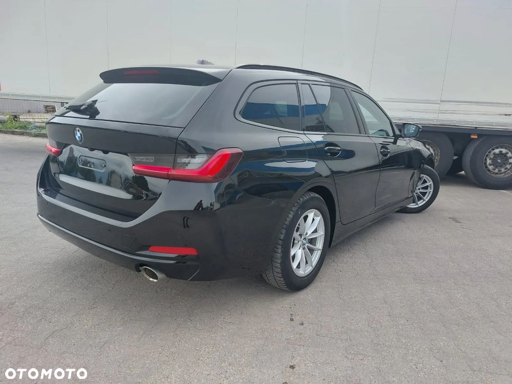 BMW Seria 3 318d Touring Sport Line - 3