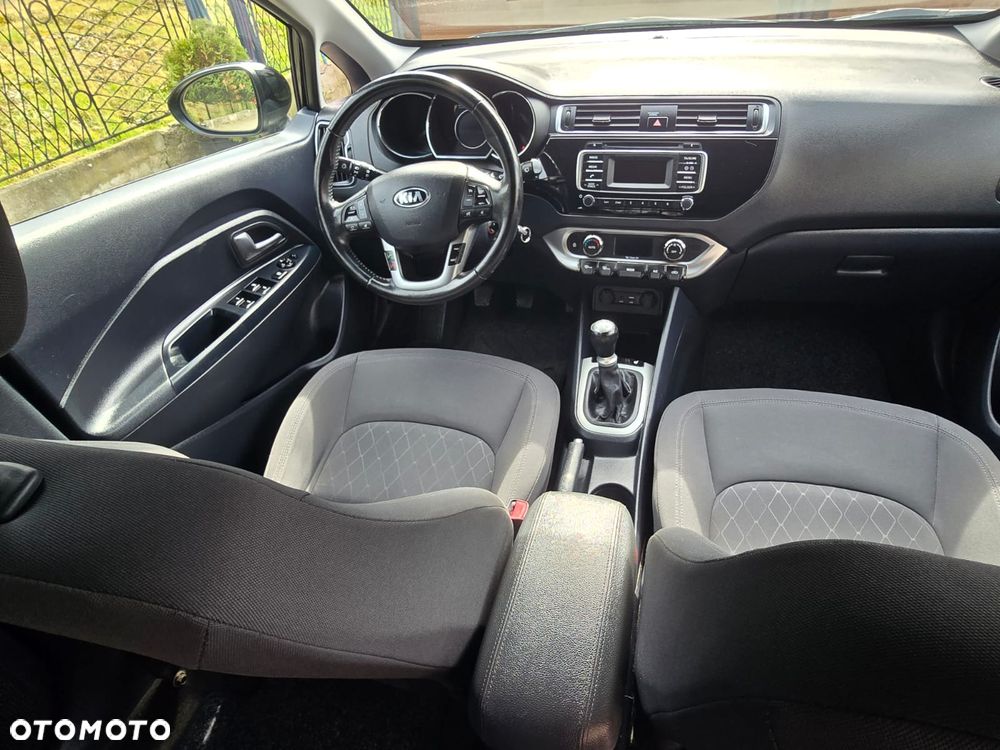 Kia Rio 1.2 Attract - 10