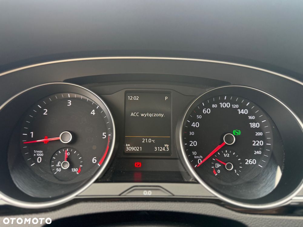 Volkswagen Passat 2.0 TDI SCR Highline DSG - 9