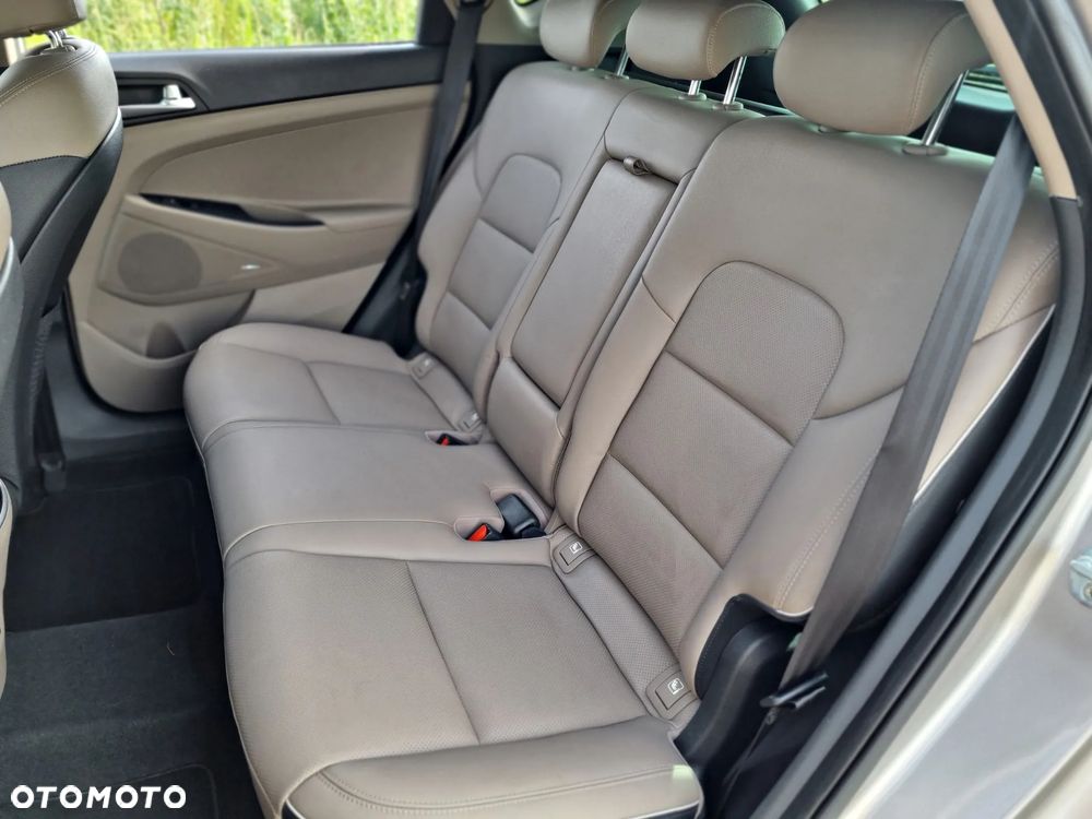 Hyundai Tucson blue 1.6 CRDi 2WD DCT Premium - 27