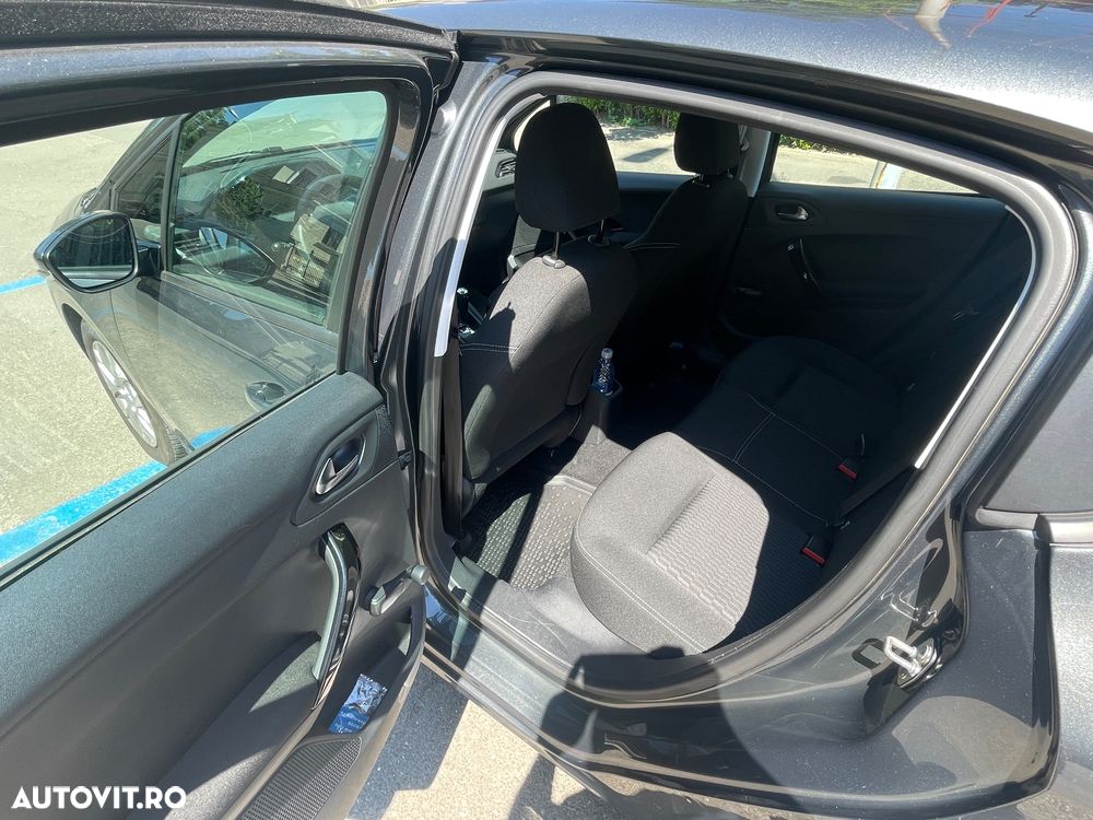 Peugeot 208 1.2 L PureTech ETG Active - 12