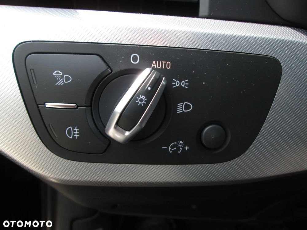 Audi A4 Avant 2.0 TDI S tronic - 23