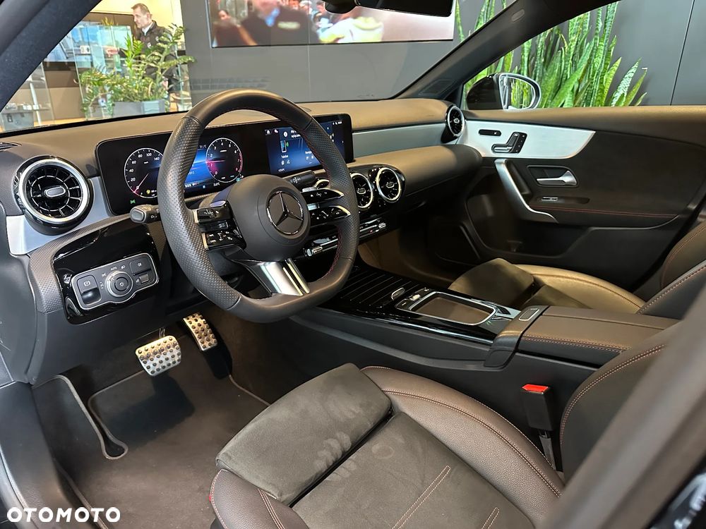 Mercedes-Benz Klasa A 200 AMG Line 7G-DCT - 7