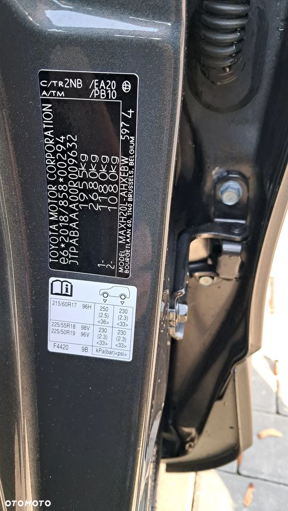 Toyota C-HR 2.0 Hybrid Dynamic Force Executive - 3