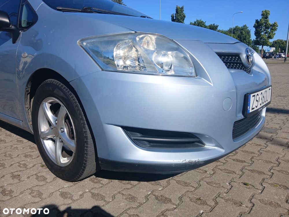 Toyota Auris 1.4 VVT-i Terra - 4