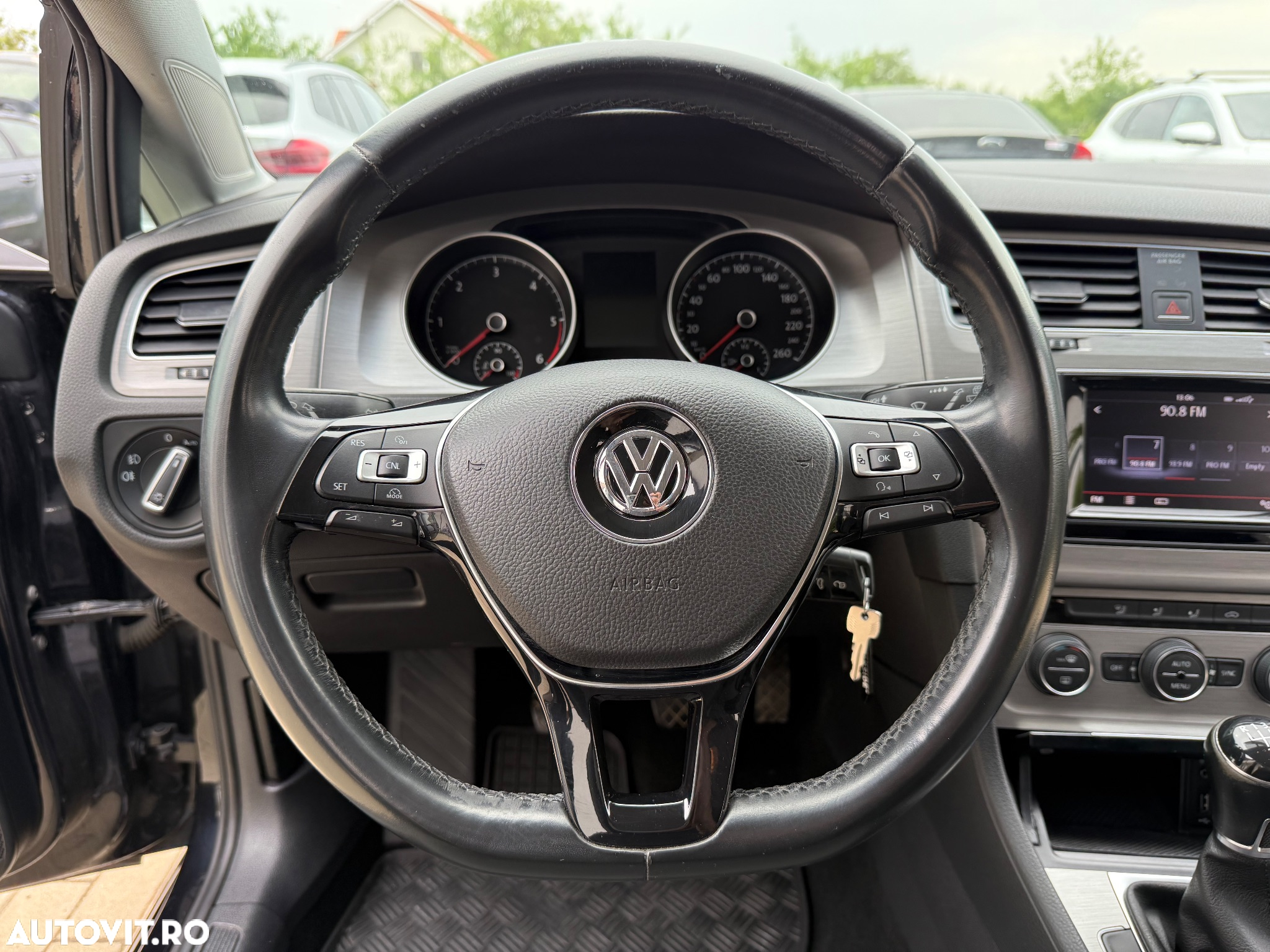 Volkswagen Golf 1.6 TDI BMT Comfortline - 8