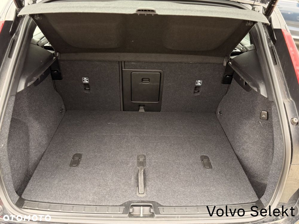Volvo XC 40 - 25
