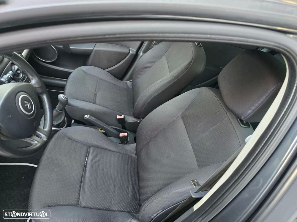 Renault Clio Break 1.2 16V Dynamique - 8