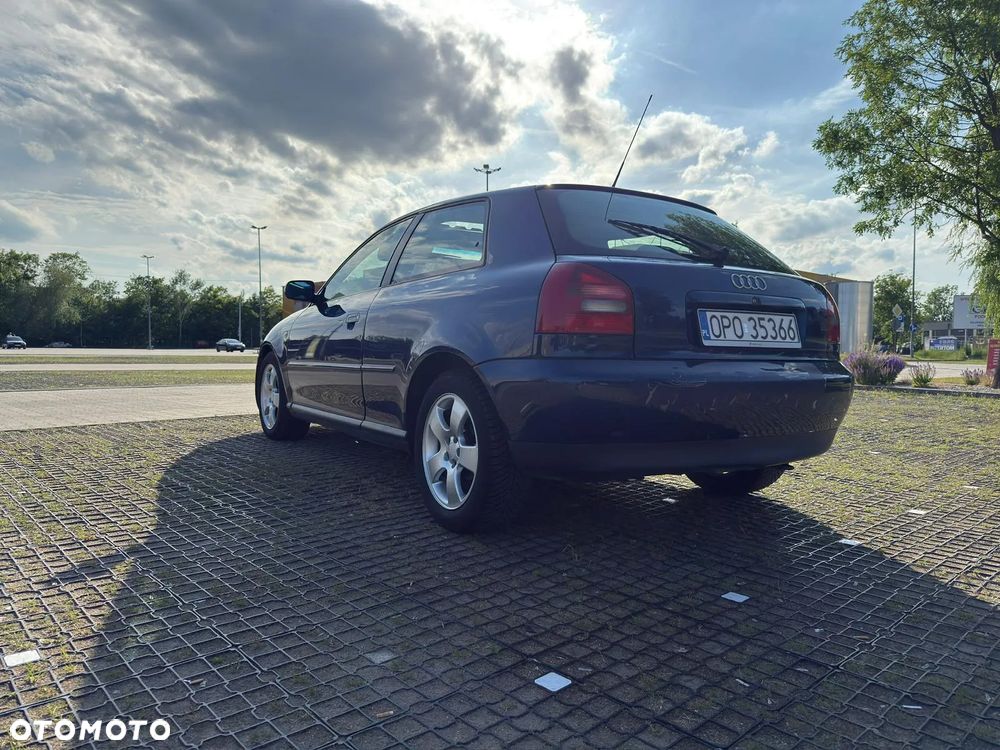 Audi A3 3-drzwiowe 1.8 Ambition - 4