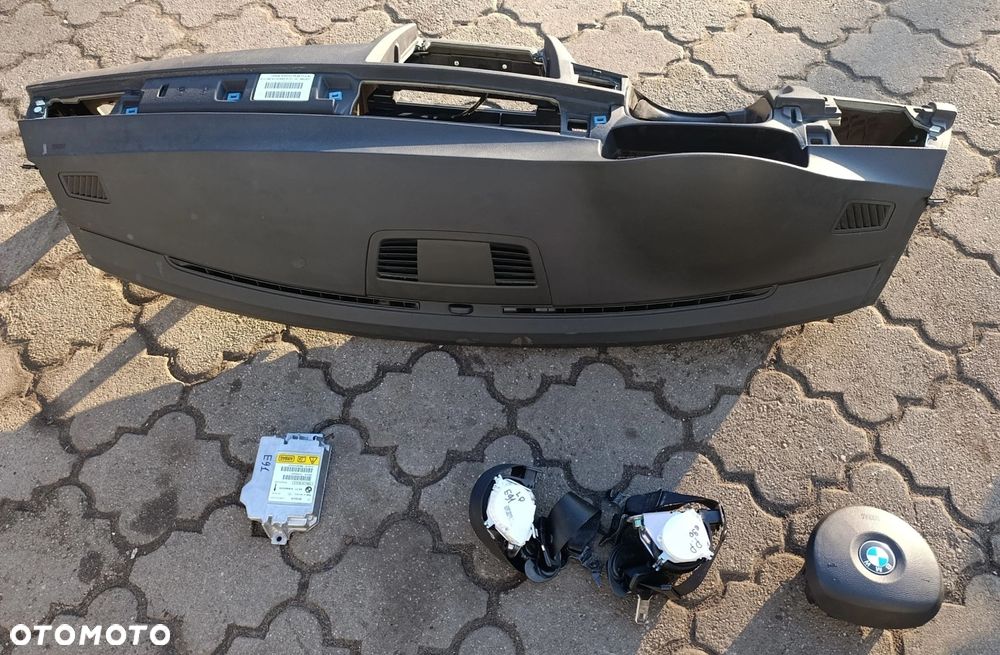 BMW E91 deska rozdzielcza airbag poduszka kierowca pasażer pasy napinacze stan bdb E90 lift - 2
