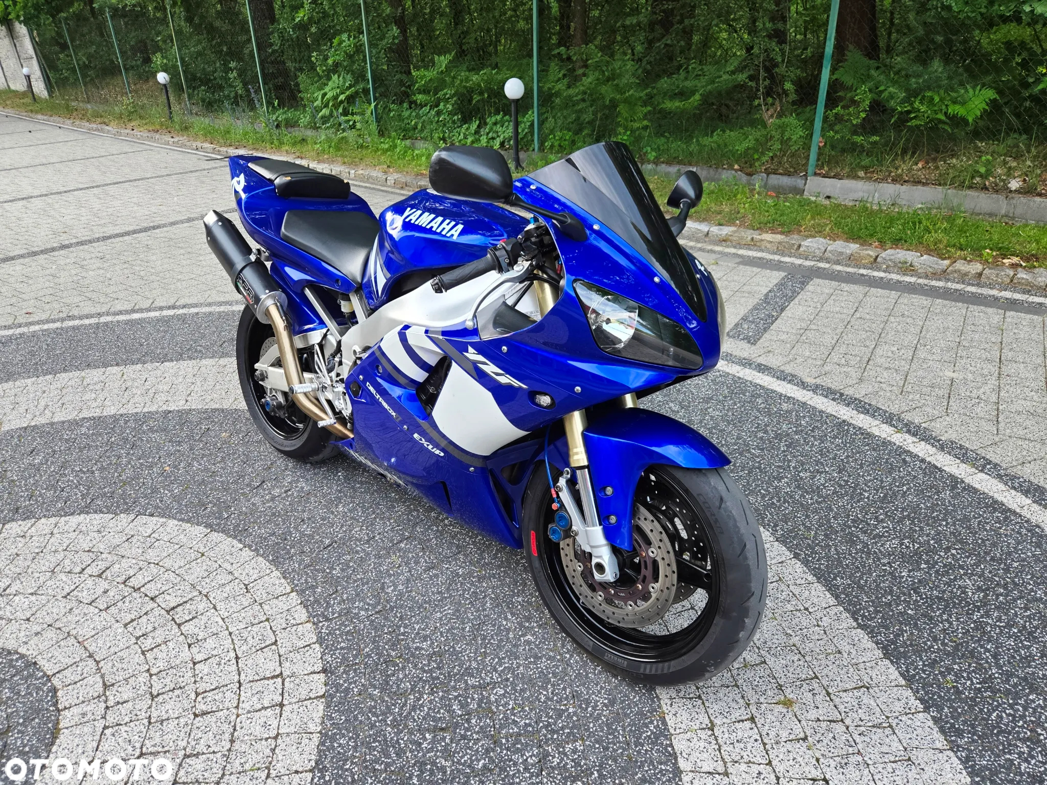 Yamaha R1 - 3