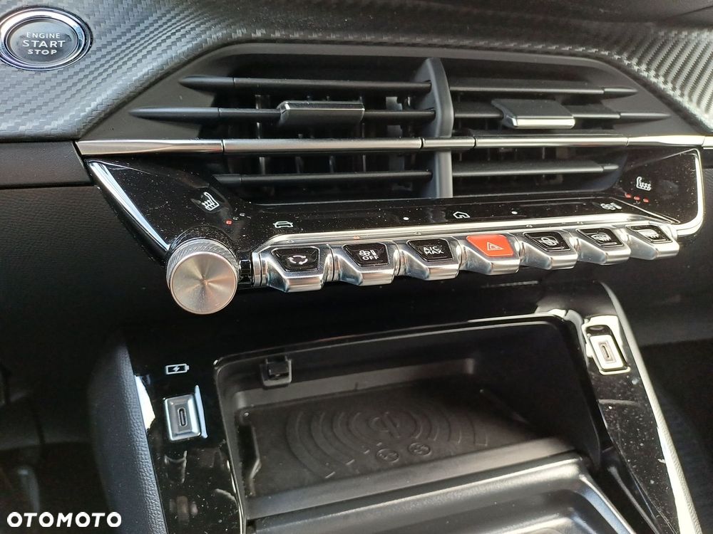 Peugeot 2008 PureTech 100 Allure S&S BVM6 - 16