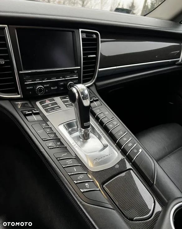 Porsche Panamera 4S - 10