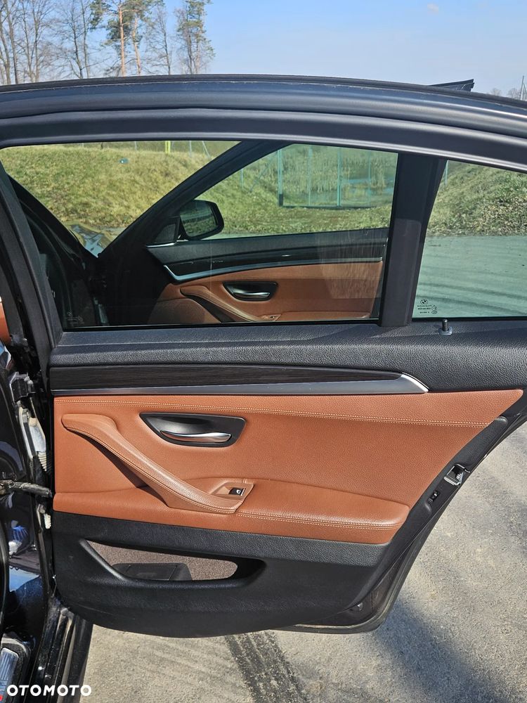 BMW Seria 5 535d xDrive - 16