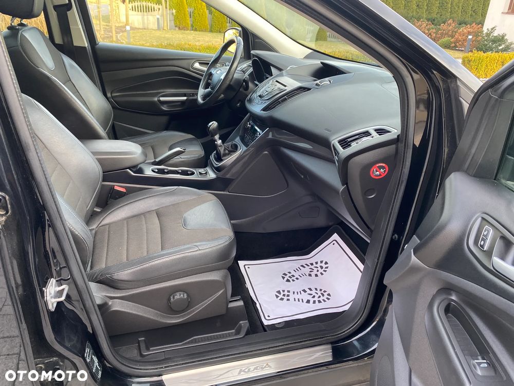 Ford Kuga 1.5 EcoBoost 2x4 Titanium - 5