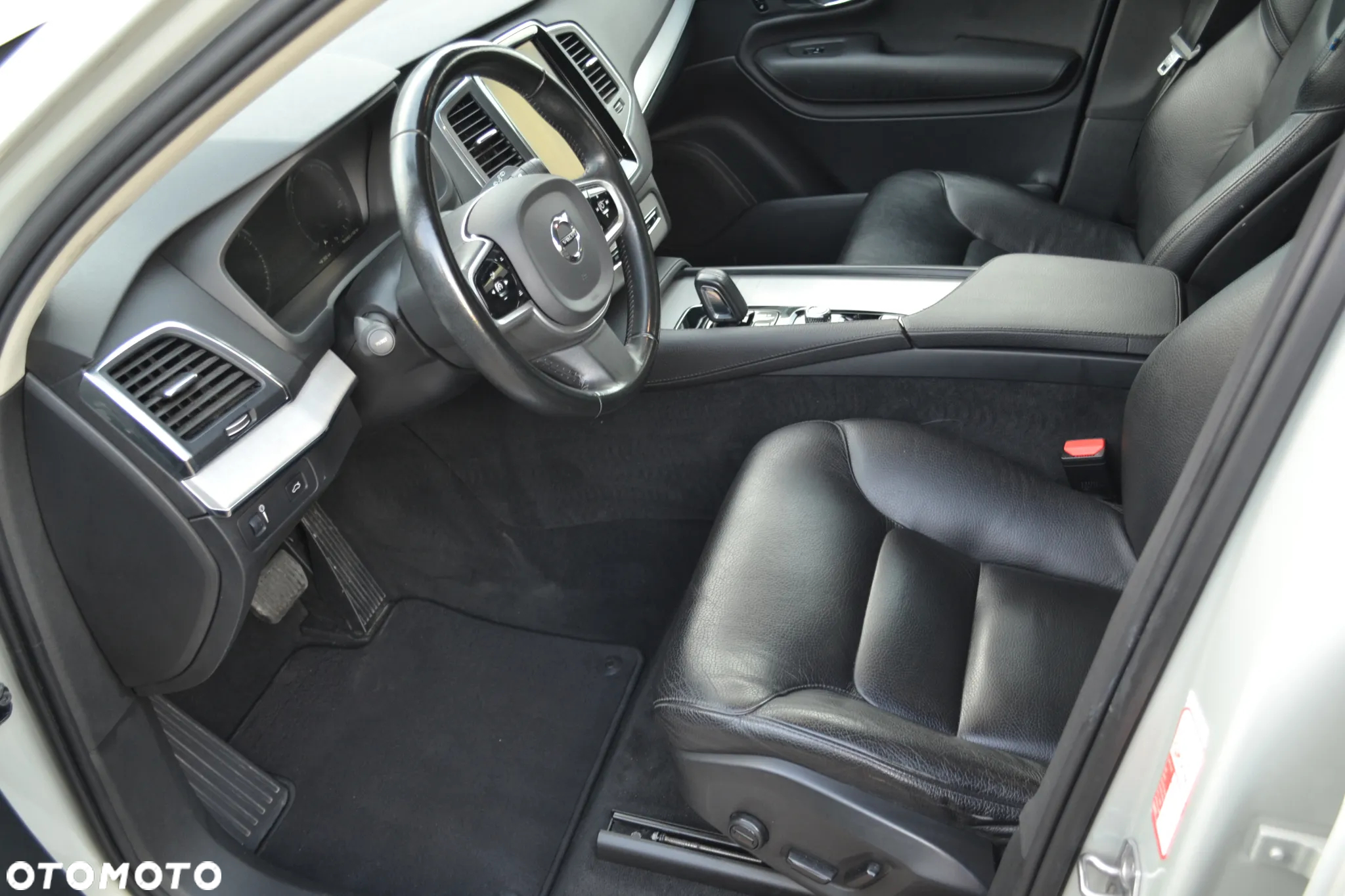 Volvo XC 90 D5 SCR AWD Momentum 7os - 16