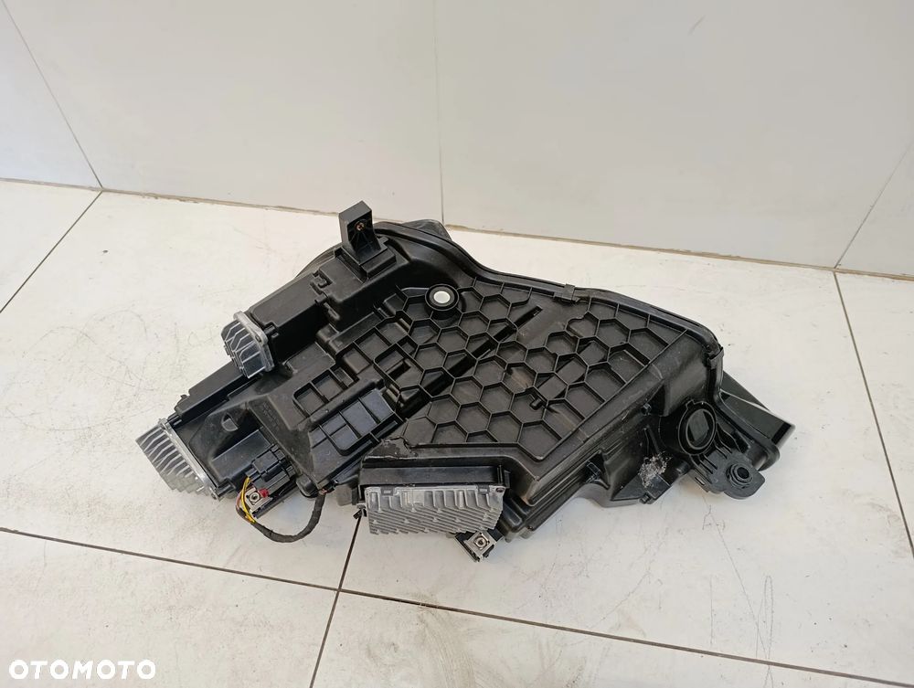 Lampa reflektor full led prawy przód eu Audi Q8 e-tron etron - 7