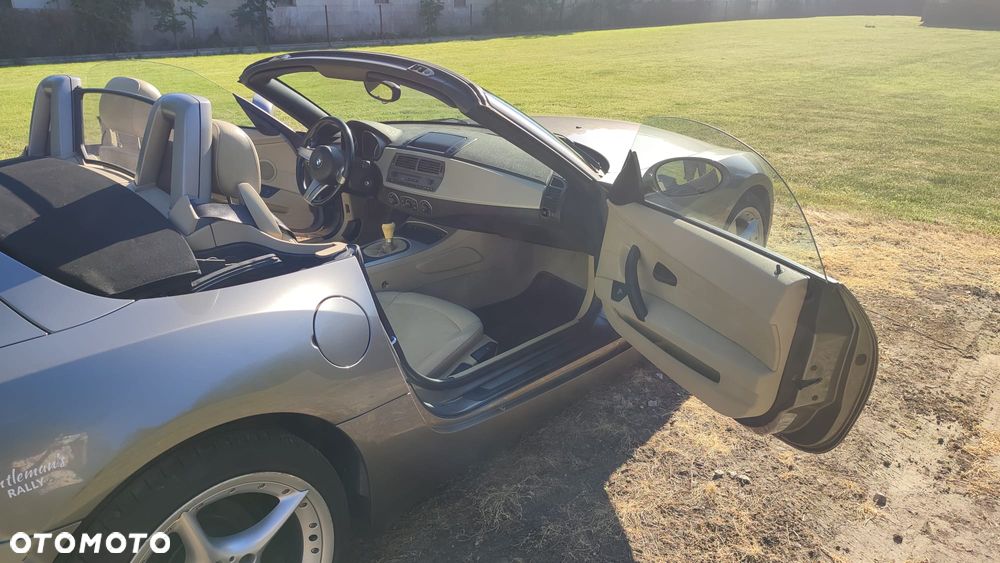 BMW Z4 2.5i - 11