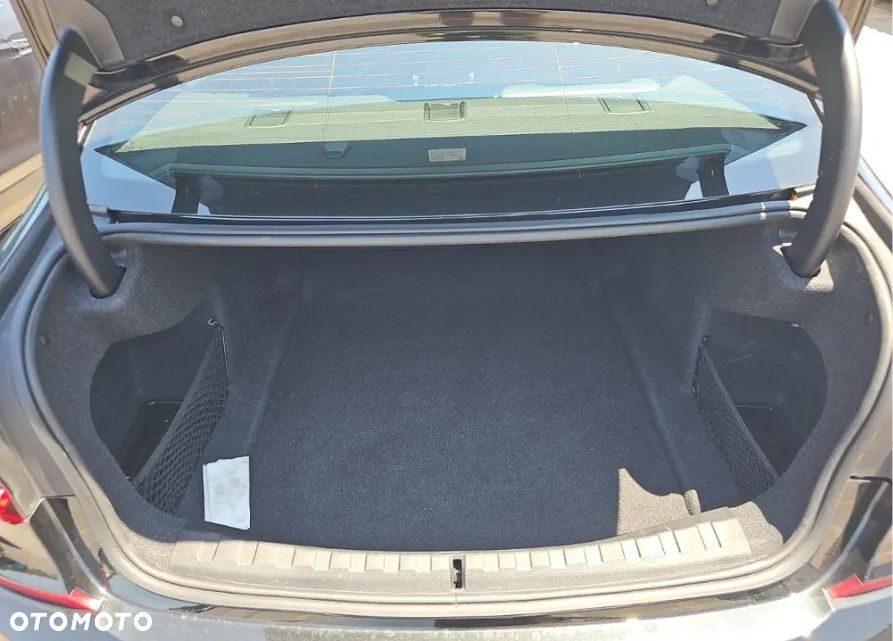 BMW Seria 3 330i xDrive M Sport - 12