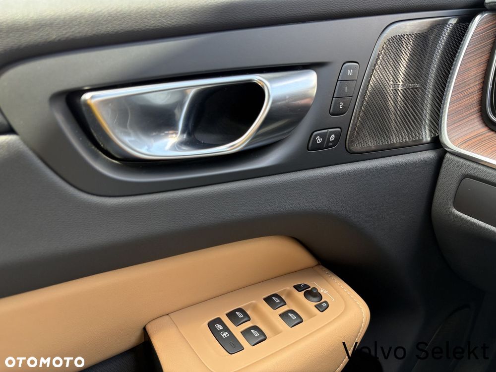 Volvo XC 60 - 21