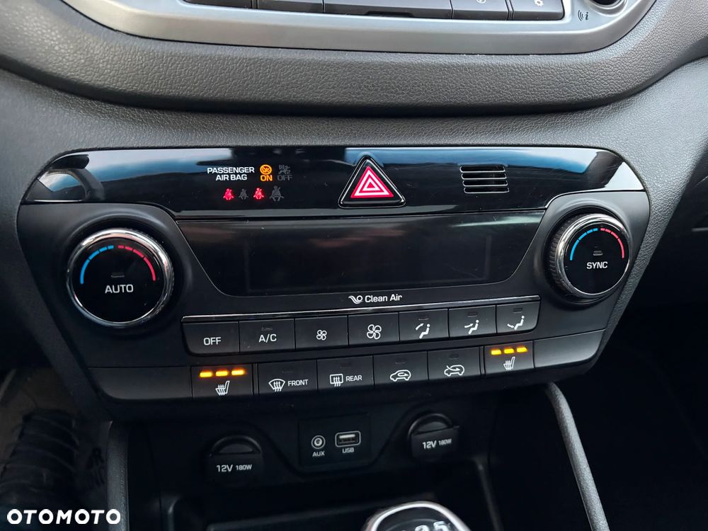 Hyundai Tucson 2.0 CRDI BlueDrive Comfort 2WD - 32