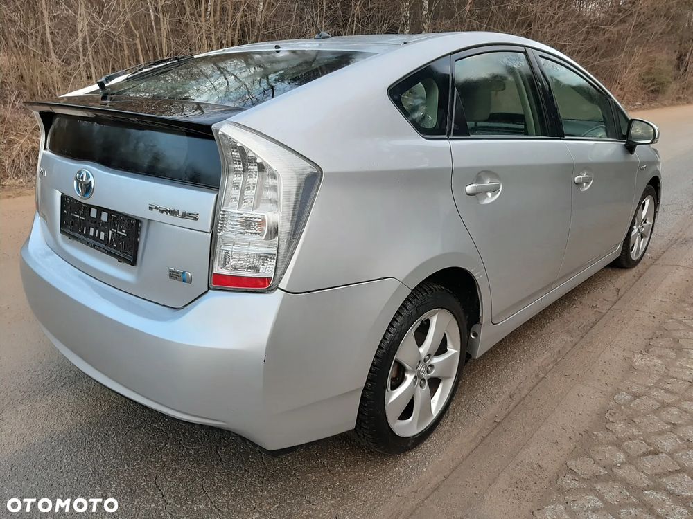 Toyota Prius - 4