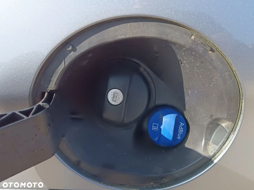 Peugeot 2008 BlueHDi 100 STOP & START Allure - 9