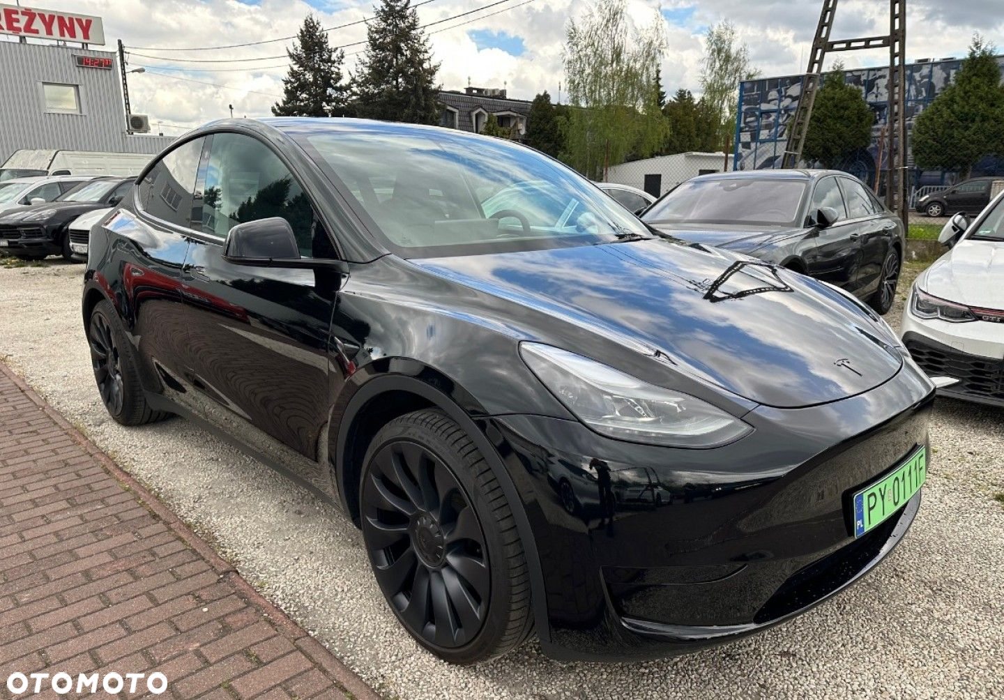 Tesla Y - 4