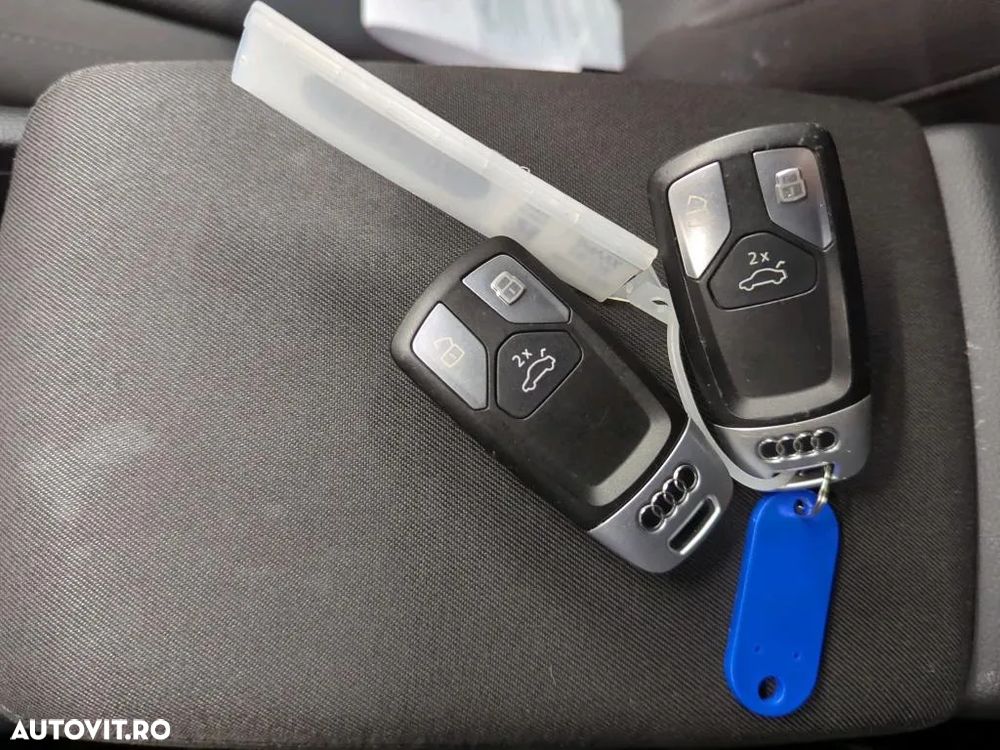 Audi A4 2.0 40 TFSI quattro S tronic MHEV Basic - 9