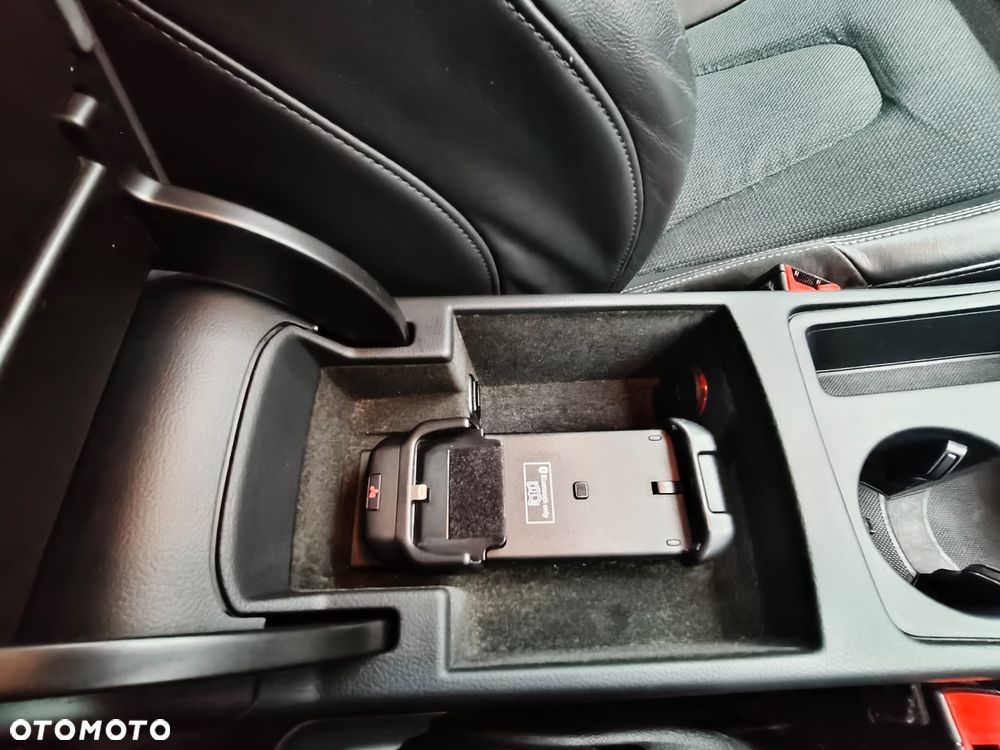 Audi A4 Avant 2.0 TDI Quattro Line S tronic - 25