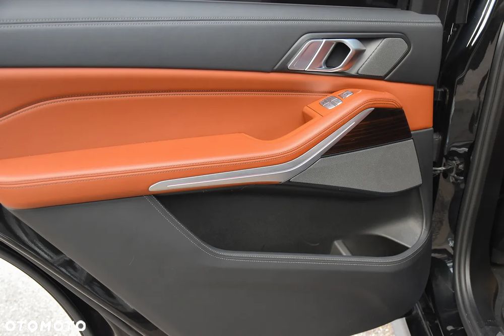 BMW X7 M50i - 35