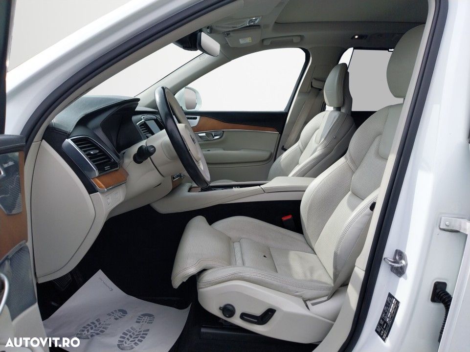 Volvo XC 90 - 9