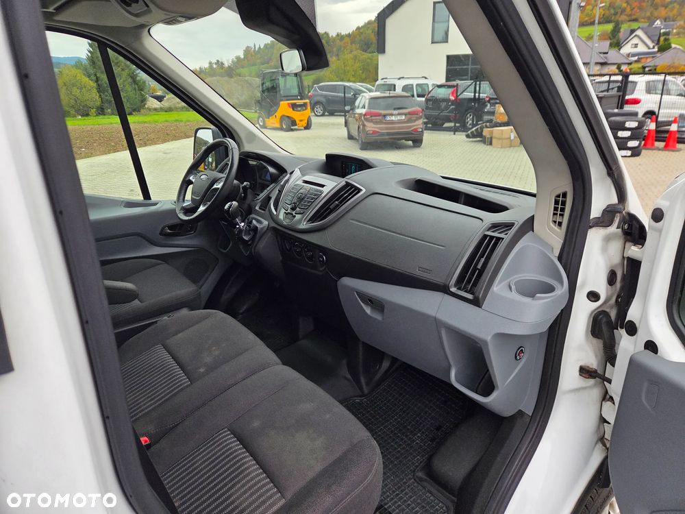 Ford Transit - 12