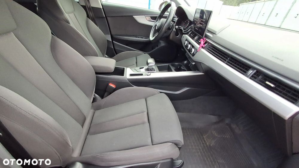 Audi A4 Avant 35 TFSI S tronic design - 13
